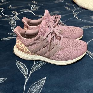 Adidas. Pink/ mauve